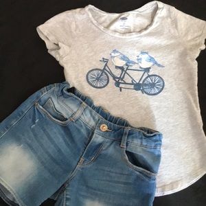 Girls-Jean shorts and grey t-shirt